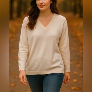 Kenneth Cole Women’s Cream V-Neck Sweater – Size M (NWOT)